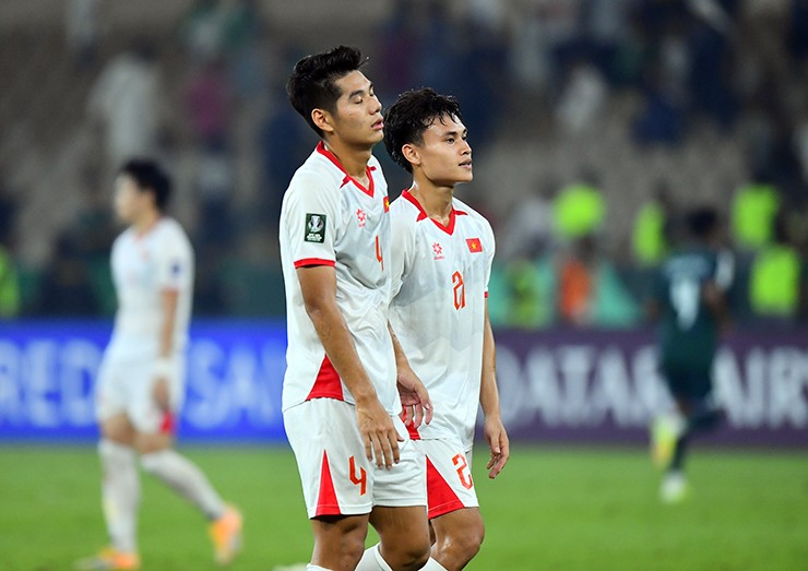 Các tuyển thủ U23 Việt Nam mệt nhoài sau cuộc thư hùng với U23 Saudi Arabia.