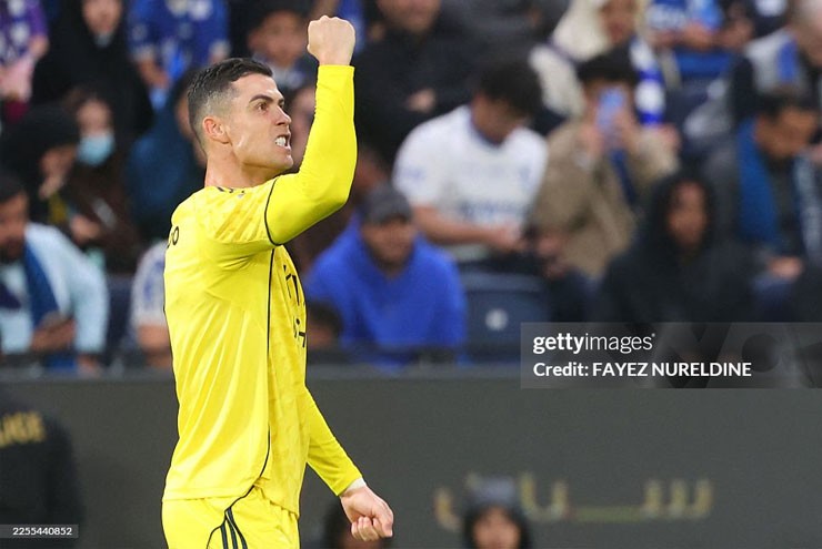 Ronaldo chỉ có thể ăn mừng trong hiệp một