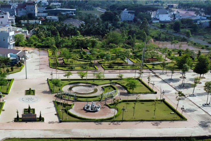 Một trong những gói thầu Công ty Cây xanh Công Minh trúng thầu trên địa bàn tỉnh Đắk Nông (cũ). Ảnh: H.D.