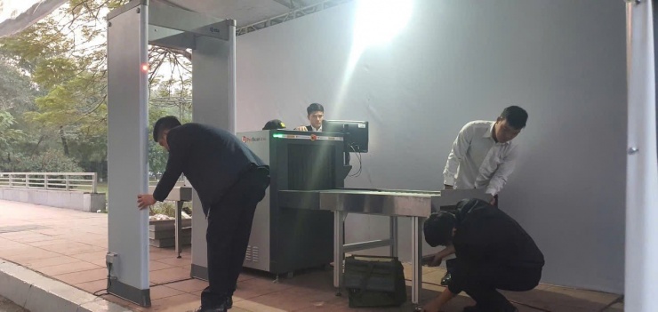 Các thiết bị được lắp đặt để phục vụ kiểm soát an ninh. Ảnh: H.Đ.