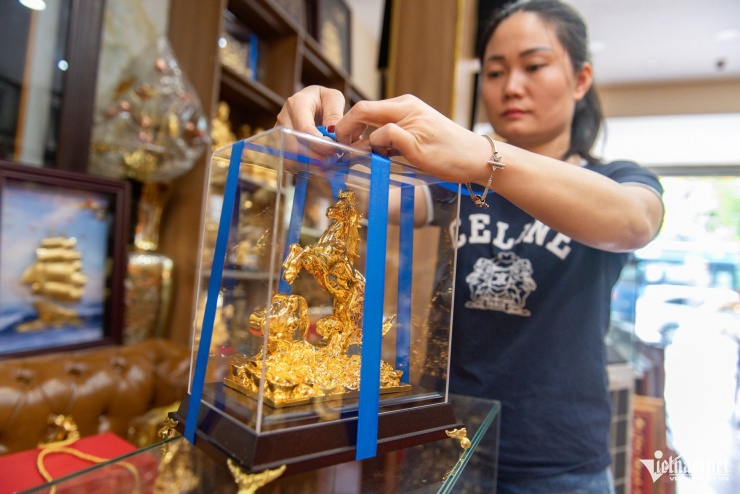 Trong khi đó, sản phẩm “Ngựa kim tiền” giá 5,5 triệu đồng đã nhận khoảng 200 đơn đặt hàng.