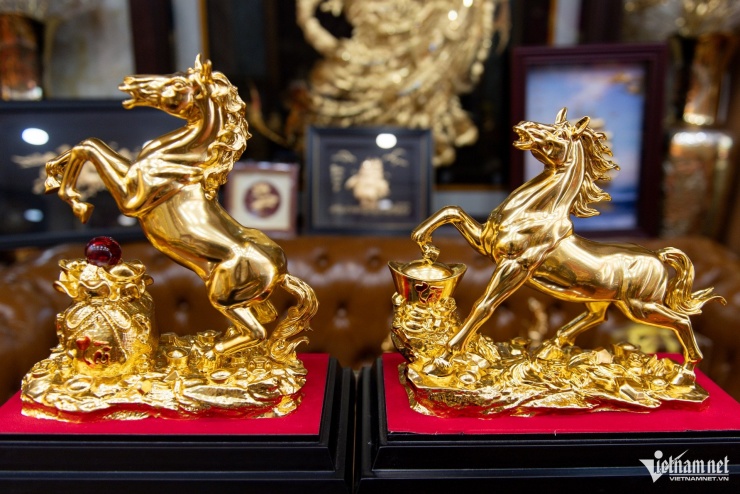 Trong văn hóa phương Đông, ngựa là linh vật tượng trưng cho sức mạnh, sự bền bỉ và tinh thần tiên phong.