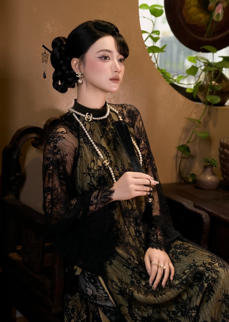 Mốt áo dài ren phong cách 'phú bà' lên ngôi - 2