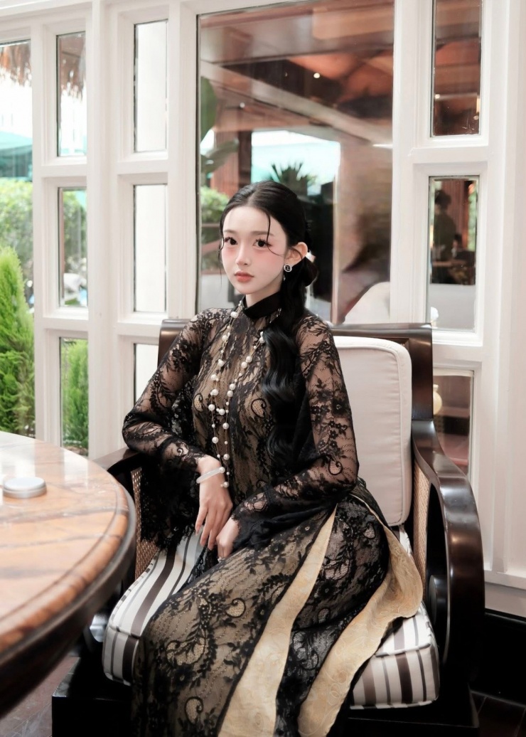Mốt áo dài ren phong cách 'phú bà' lên ngôi - 3