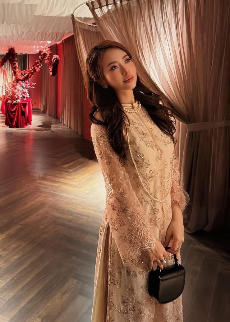 Mốt áo dài ren phong cách 'phú bà' lên ngôi - 6