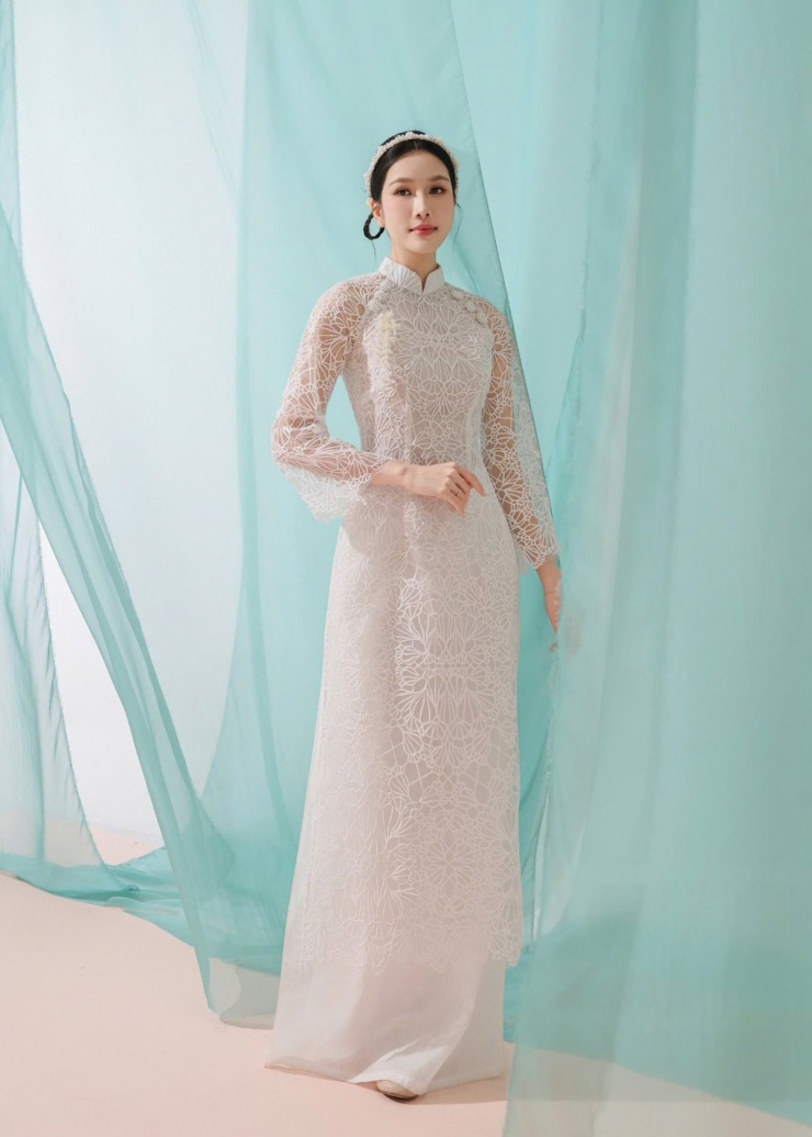 Mốt áo dài ren phong cách 'phú bà' lên ngôi - 11