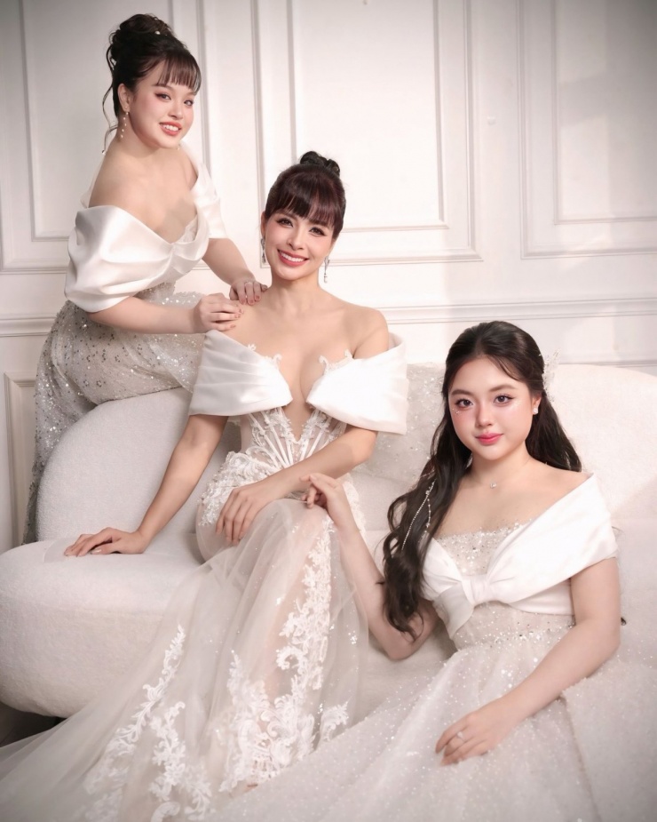 Ảnh sao 14/1: Á hậu Tường San giấu mặt con gái - 2