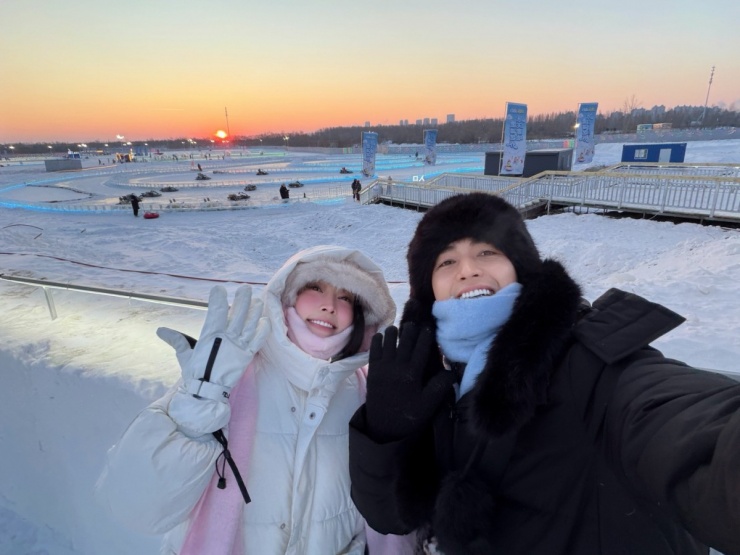 Ảnh sao 14/1: Á hậu Tường San giấu mặt con gái - 4