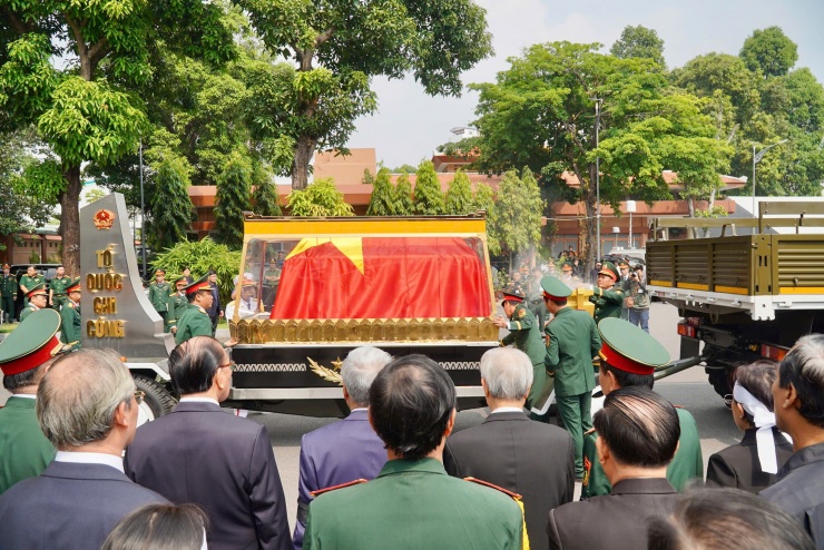 Tiễn đưa Đại tướng, Anh hùng LLVT nhân dân Lê Văn Dũng về quê nhà - 6