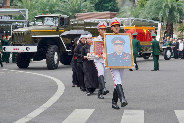 Tiễn đưa Đại tướng, Anh hùng LLVT nhân dân Lê Văn Dũng về quê nhà - 7