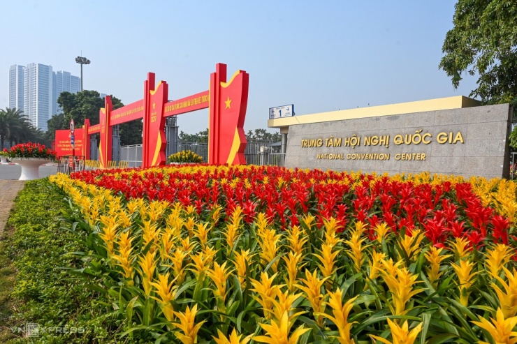 Thủ đô trang hoàng chào mừng Đại hội Đảng XIV - 2