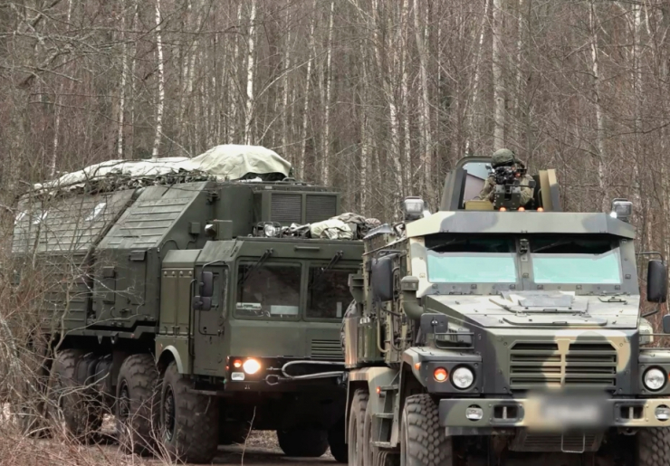 Hệ thống tên lửa Oreshnik của Nga xuất hiện trong một cuộc tập trận tại Belarus. Ảnh: AP