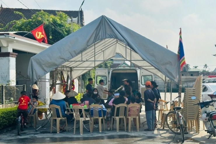 Xe chở 11 người gặp nạn khi đi thăm nhà trai: Thắt lòng 3 đám tang cùng một xóm