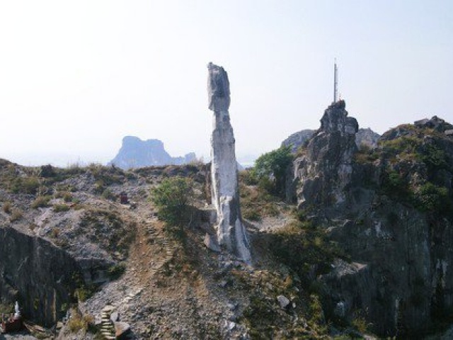VIDEO: Hòn Vọng Phu ở Thanh Hóa "khoác áo mới" sau khi được chi 17 tỉ đồng