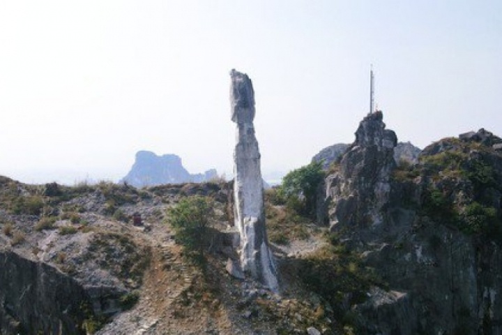 VIDEO: Hòn Vọng Phu ở Thanh Hóa "khoác áo mới" sau khi được chi 17 tỉ đồng