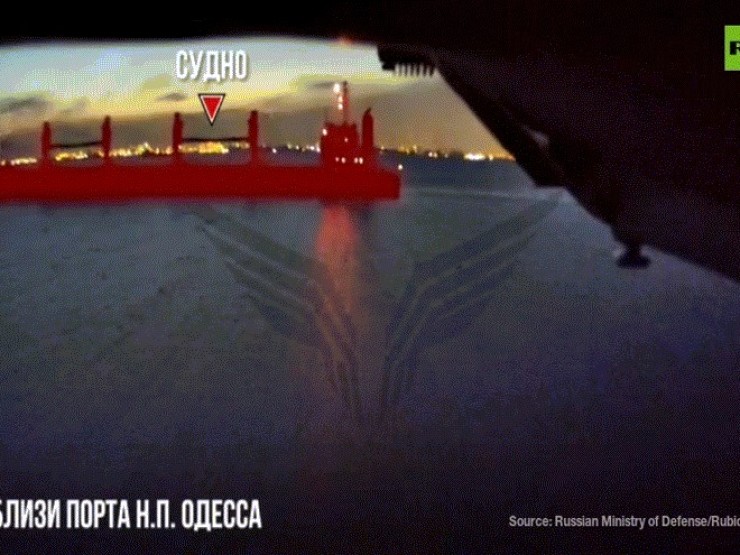 Nga tung máy bay không người lái đáp trả đòn tập kích tàu biển của Ukraine