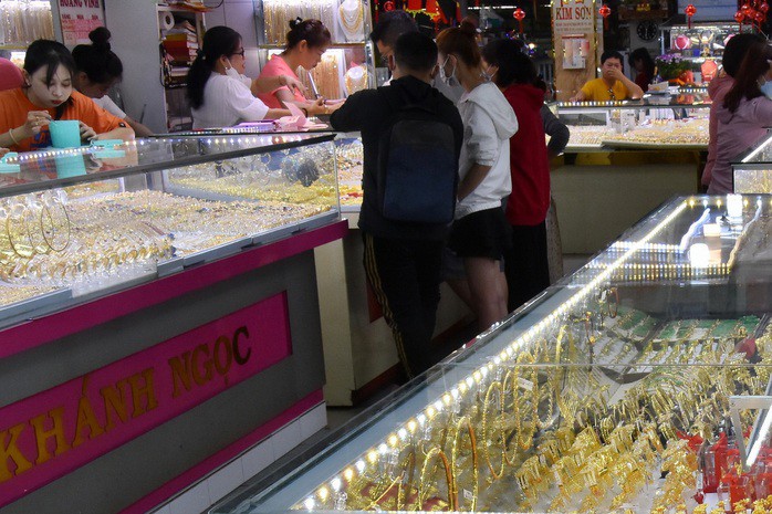 Giá vàng hôm nay sụt giảm