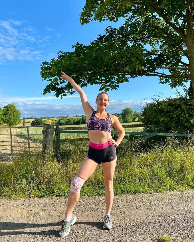 Rachel Hosie, 33 tuổi, là nhà báo tự do sống tại Pháp. Cô là biên tập viên chuyên về lĩnh vực sức khỏe, lối sống tại Business Insider và cộng tác với nhiều hãng truyền thông uy tín như The Times, Women’s Health, Telegraph,...