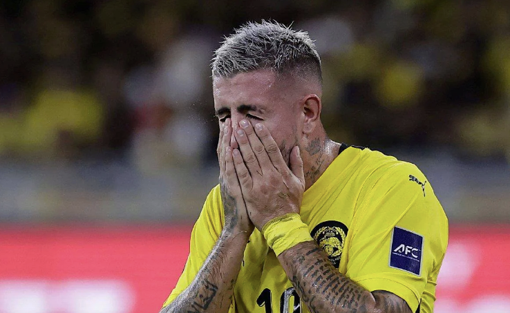 ...nhưng ngay sau đó cầu thủ này hứng chịu một loạt hệ lụy khi việc giả mạo giấy tờ nhập tịch Malaysia bị FIFA phanh phui và trừng phạt