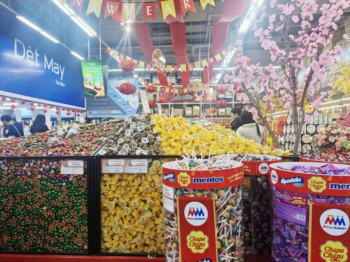 Các cửa hàng truyền thống đang phải cập nhật xu hướng kinh doanh của sàn thương mại điện tử mới theo kịp thị trường. (Ảnh minh họa)