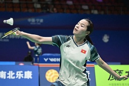 Hoa khôi cầu lông Thùy Linh ngược dòng thắng cựu vô địch thế giới tại giải đấu tiền tỷ