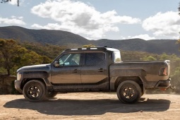 Bán tải Kia Tasman bất ngờ lộ diện