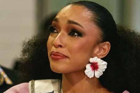 Hoa hậu bị phế truất sau 6 tháng đương nhiệm