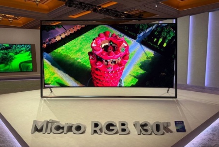 Video thực tế TV Micro RGB 130 inch siêu khổng lồ của Samsung