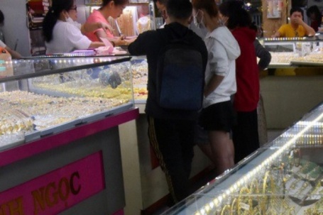 Giá vàng hôm nay 14-1: Đảo chiều giảm mạnh