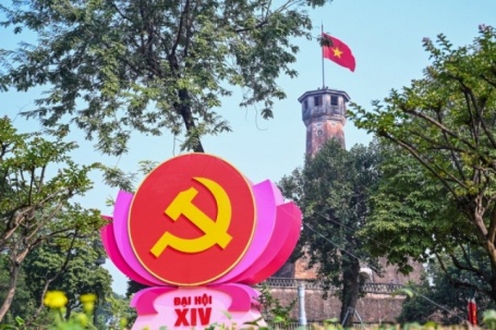 Thủ đô trang hoàng chào mừng Đại hội Đảng XIV