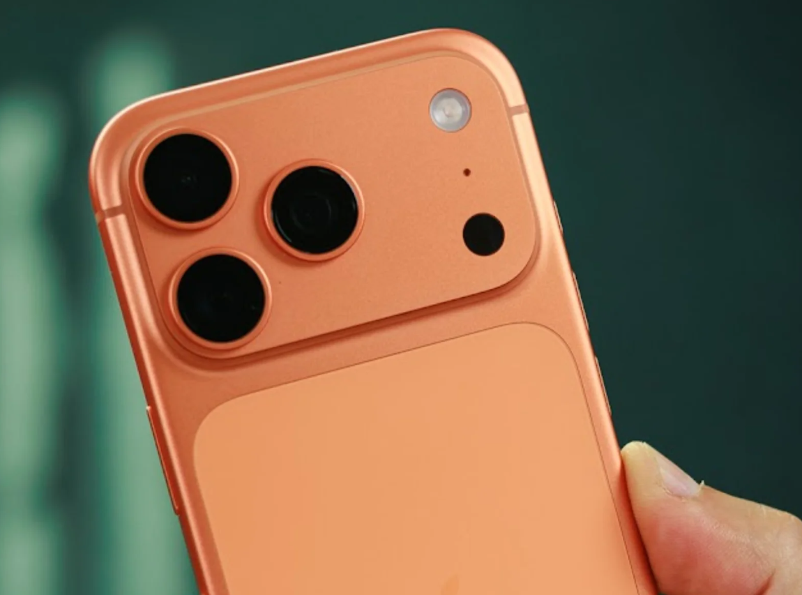 iPhone 17 Pro màu cam.