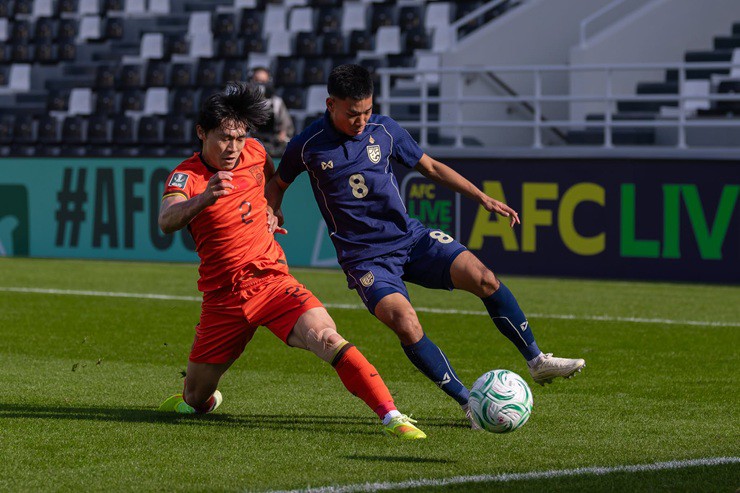 U23 Trung Quốc giành vé đi tiếp, đồng thời&nbsp;loại U23 Thái Lan ngay từ vòng bảng