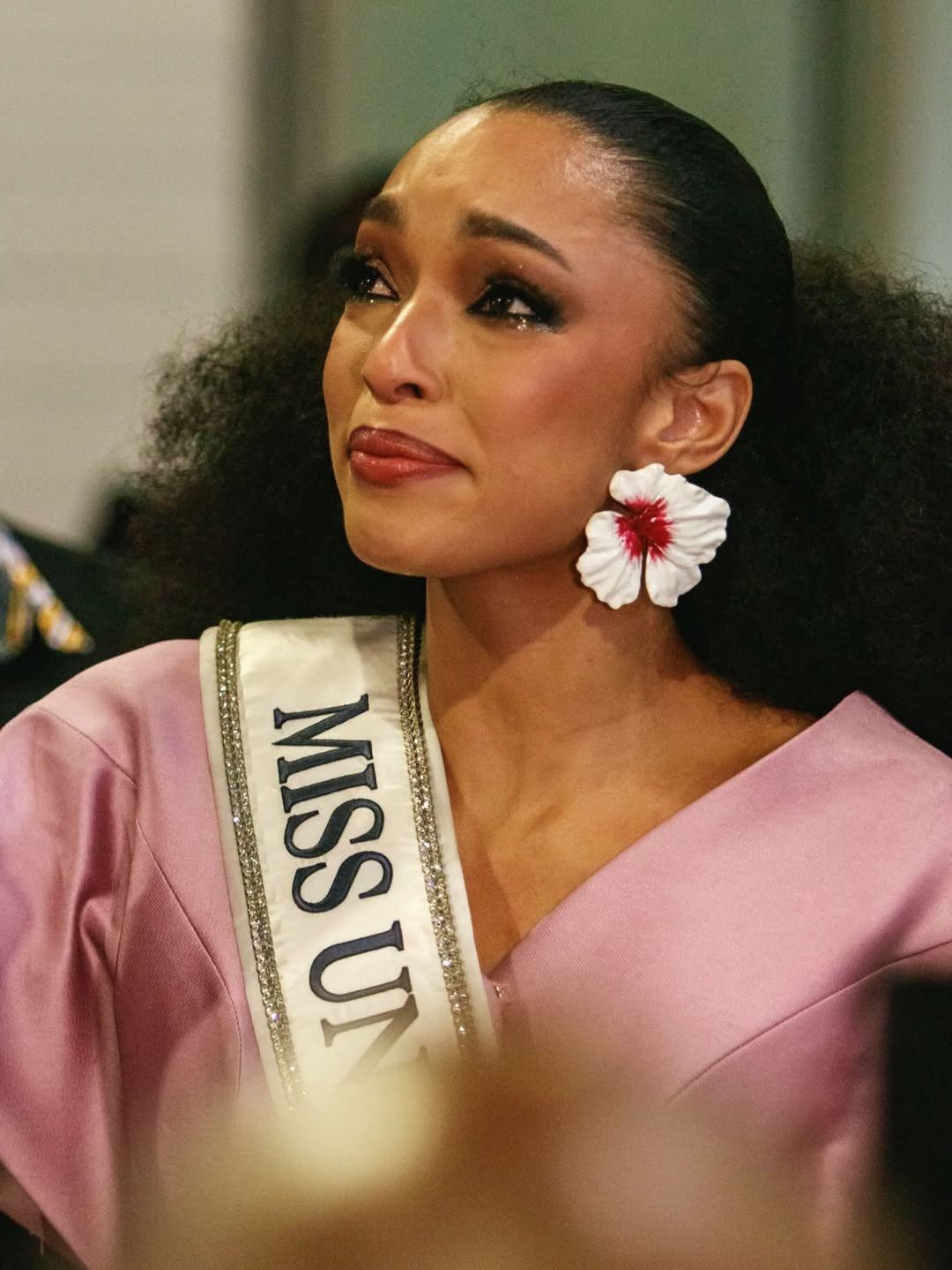 Ophely Mezino đau đớn vì bị phớt lờ dù đang trong nhiệm kỳ.