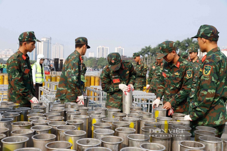 Hàng nghìn ống phóng đang được triển khai lắp đặt.&nbsp;