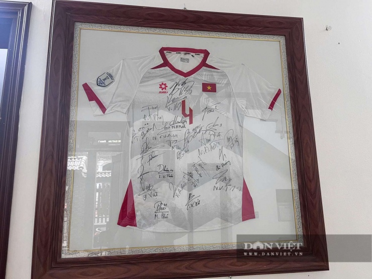 Quang luôn dạy con dù nổi tiếng cũng không được mắc bệnh ngôi sao, tiền bạc không phải tất cả, mong con phải tập trung vào chuyên môn, nghiêm túc với lựa chọn của mình. Ảnh: Đình Việt.