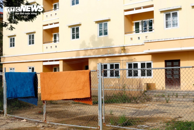 Theo tìm hiểu của PV Báo Điện tử VTC News, đây là chung cư Hương Sơ (đường Nguyễn Văn Linh, phường Hương Sơ, quận Phú Xuân cũ - nay là phường Hương An, TP Huế). (Ảnh: Sỹ Nhất)