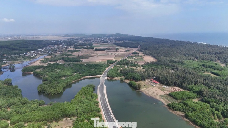 Giai đoạn IIB của dự án bao gồm ba đoạn tuyến, ngoài đoạn sắp đưa vào khai thác còn có hai đoạn tại km 27+690 – km 29+500 và km 31+870 – km 33+450.