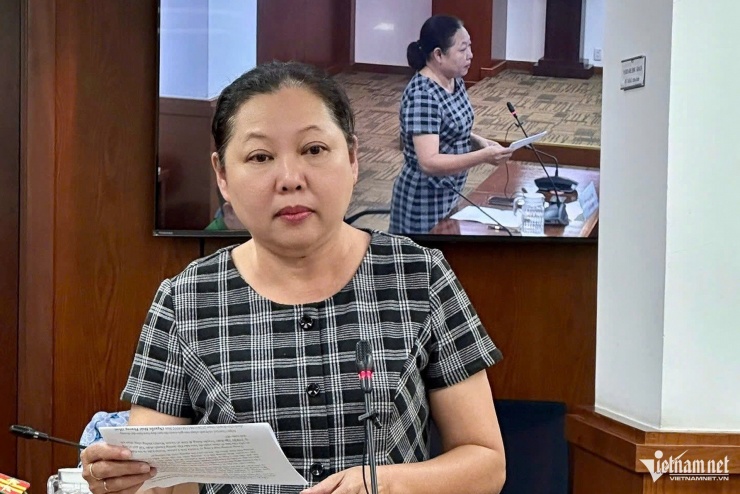 Bà Phạm Đắc Mỵ Trân - đại diện Sở Văn hóa - Thể thao TPHCM phát biểu trong họp báo chiều 15/1.&nbsp;