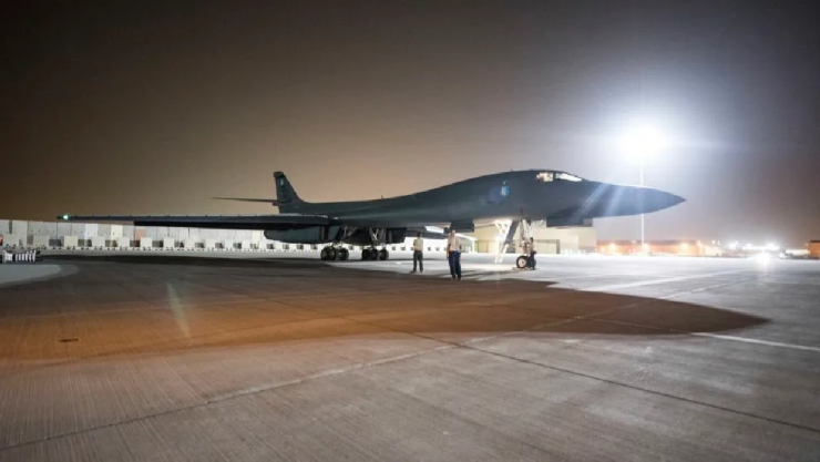 Một máy bay ném bom B-1B được nhìn thấy tại căn cứ không quân Al Udeid ở Qatar năm 2018. Ảnh CNN