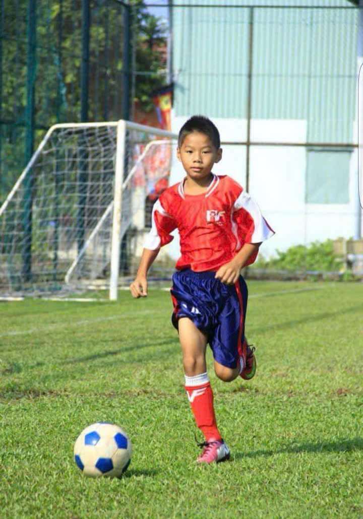 Nguyễn Hiểu Minh những ngày gia nhập Trung tâm đào tạo bóng đá trẻ PVF, lúc này còn đóng quân tại huyện Bình Chánh cũ, TP.HCM. Ảnh: GĐCC.&nbsp;