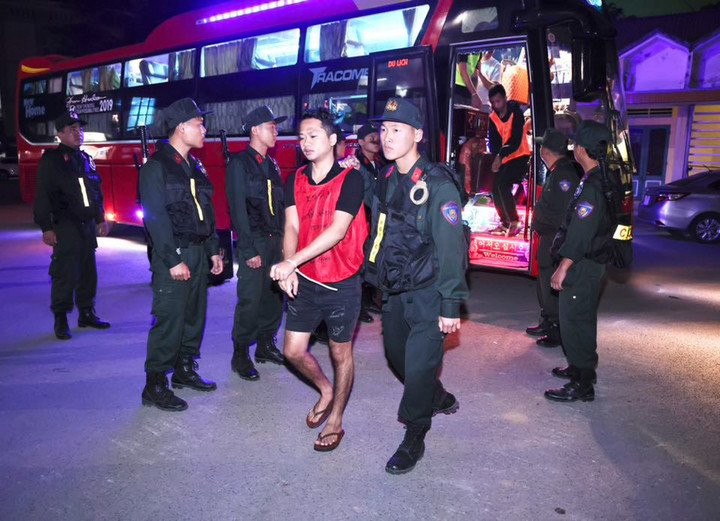 Đột kích sào huyệt lừa đảo xuyên quốc gia tại Campuchia, bắt giữ 205 người - 4