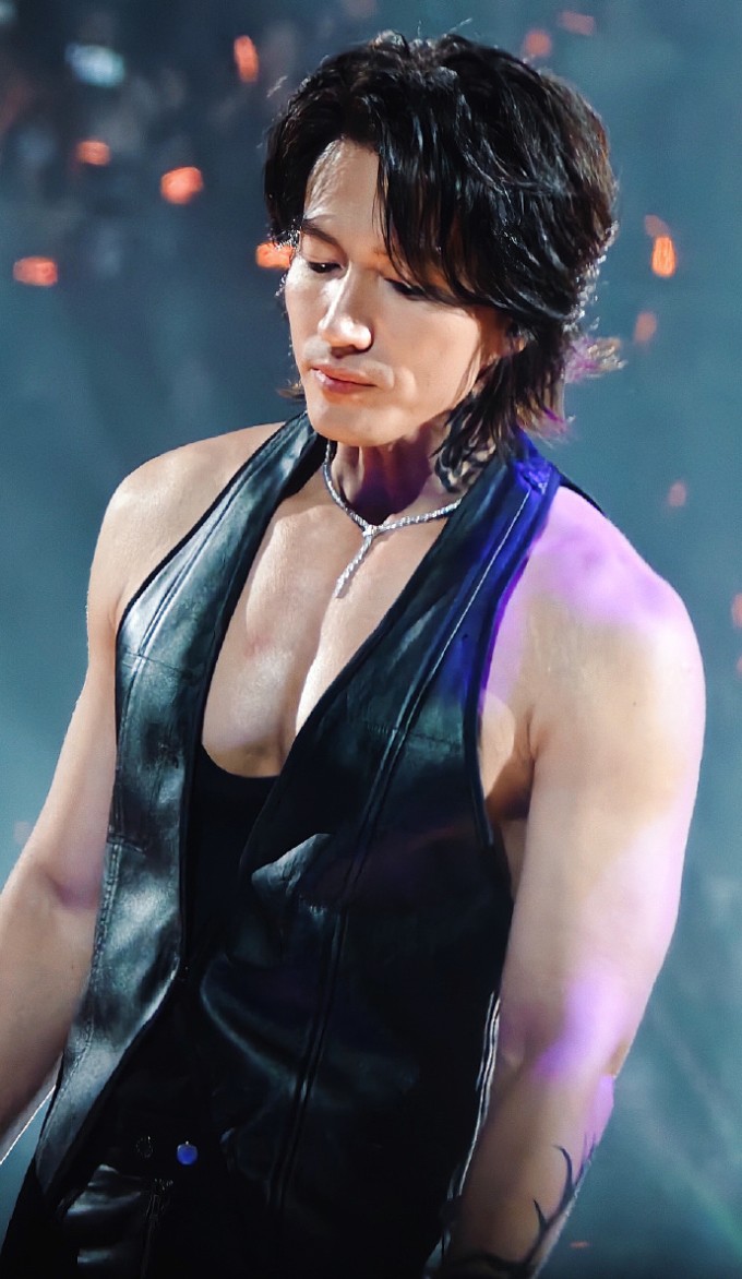 Vẻ đẹp 'bất lão' tuổi 49 của Ngôn Thừa Húc - 1