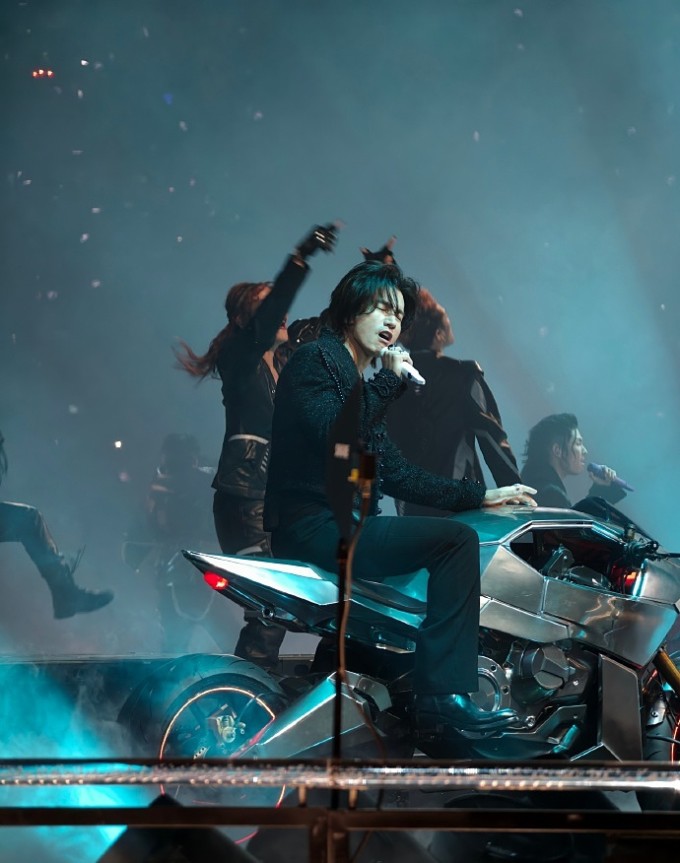 Vẻ đẹp 'bất lão' tuổi 49 của Ngôn Thừa Húc - 8