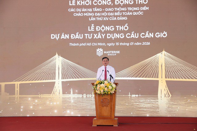 Phó Chủ tịch UBND TPHCM Nguyễn Công Vinh phát biểu tại lễ động thổ cầu Cần Giờ