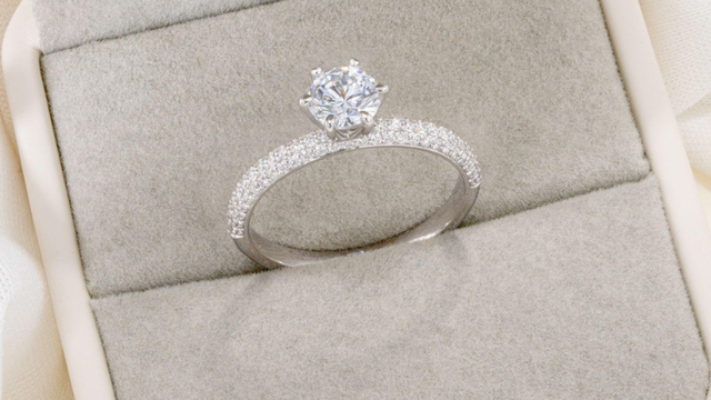 Ý nghĩa cốt lõi của nhẫn cầu hôn là thể hiện lời đề nghị kết hôn