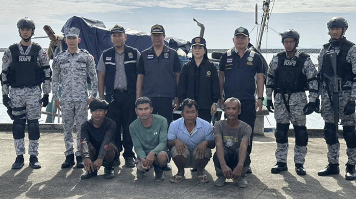 4 ngư dân Campuchia đã được trao trả về nước. Ảnh: Khmer Times