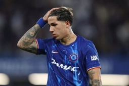 Tin mới nhất bóng đá tối 15/1: PSG nhắm Enzo Fernandez, Flick đòi bán Araujo