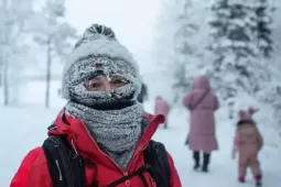 Hàng nghìn du khách kẹt ở quê ông già Noel vì rét âm 37 độ C