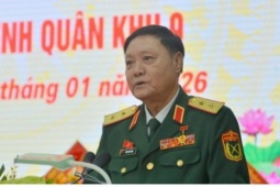 Phong tặng danh hiệu Anh hùng LLVT nhân dân cho Trung tướng Huỳnh Tiền Phong