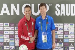 Trực tiếp họp báo U23 Việt Nam đấu U23 UAE: HLV Kim Sang Sik chia sẻ về chấn thương Đình Bắc